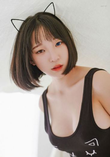 小媳妇看电视剧
