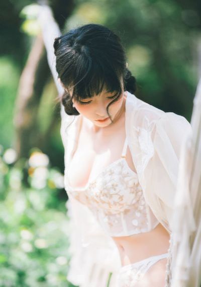 诱人的极品女邻居hd
